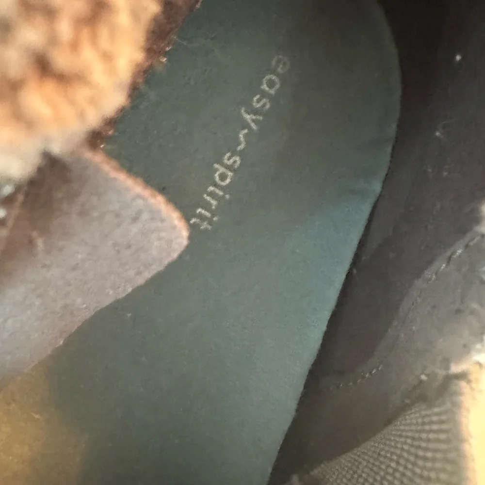 Easy Spirit comfortable suede